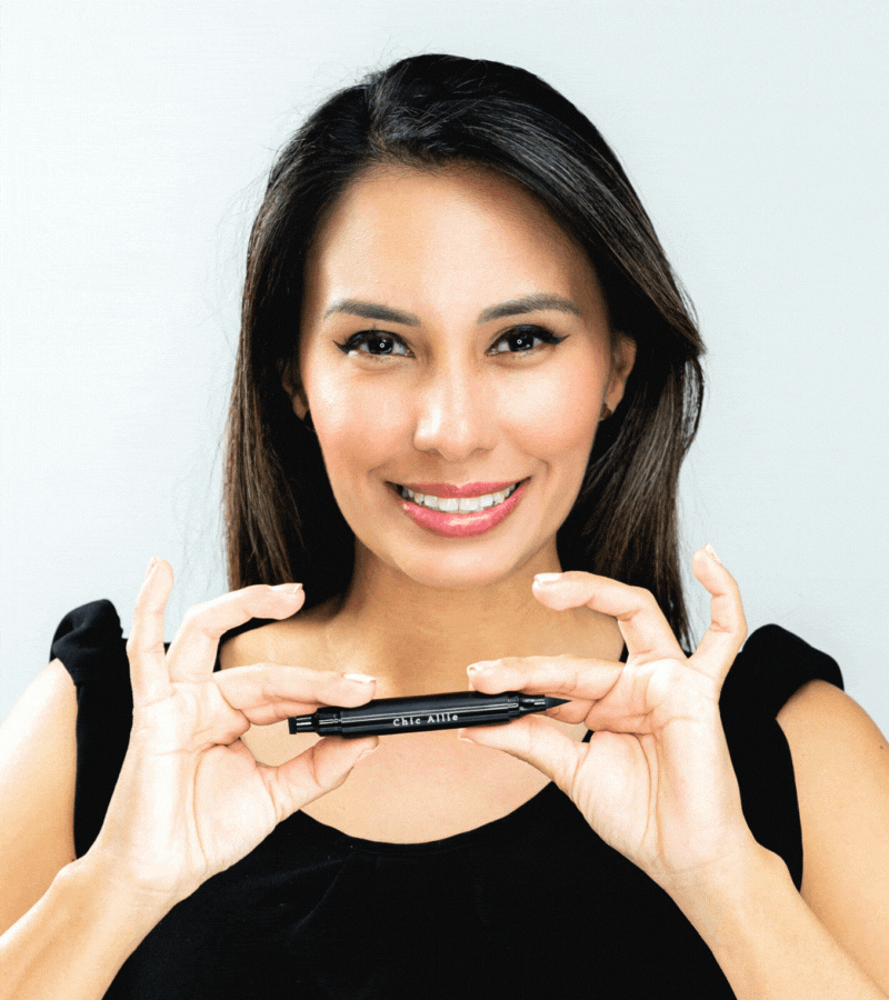 Winged Eyeliner Black