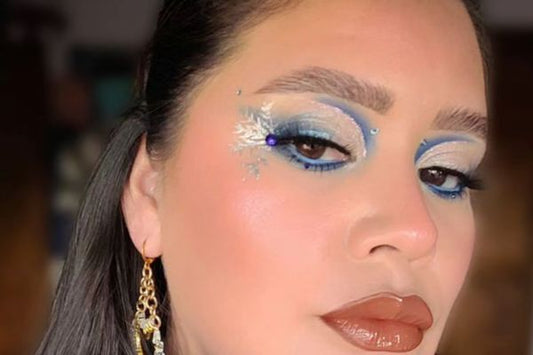 Chic Holiday Makeup Looks to Try this 2023!
